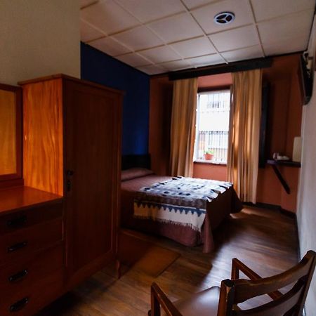 Hotel Modelo Quetzaltenango Szoba fotó