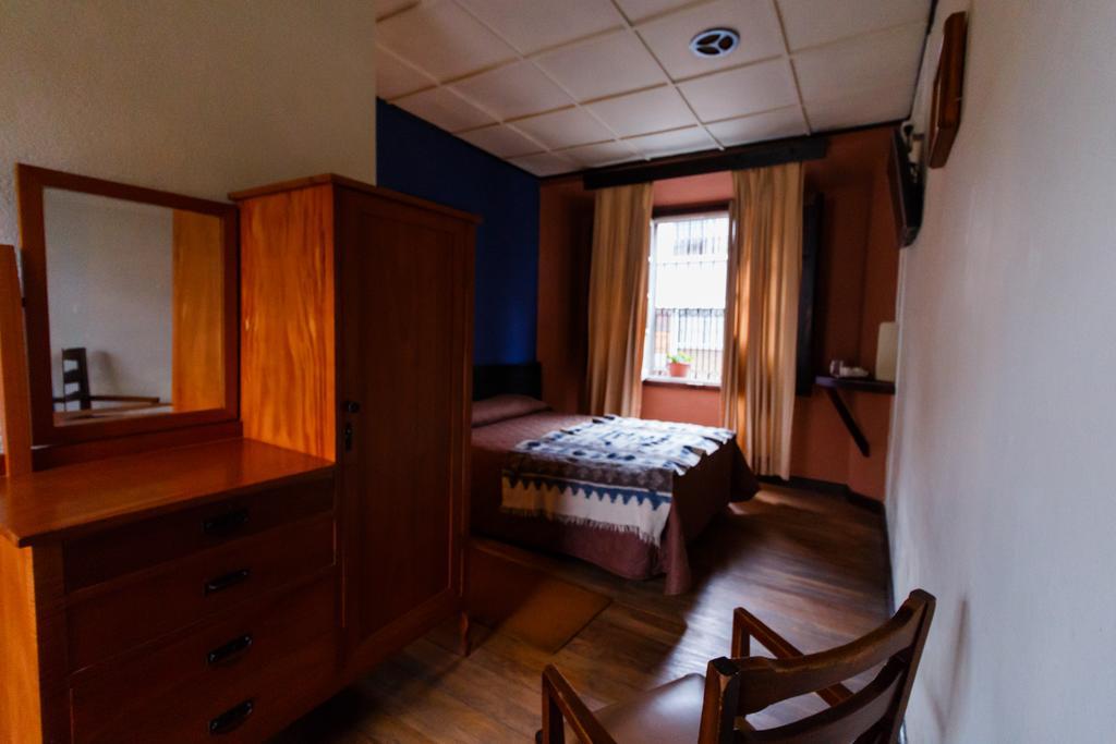 Hotel Modelo Quetzaltenango Szoba fotó